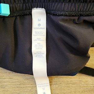 Lulu pants condition, with ribbon tag, navy blue size medium